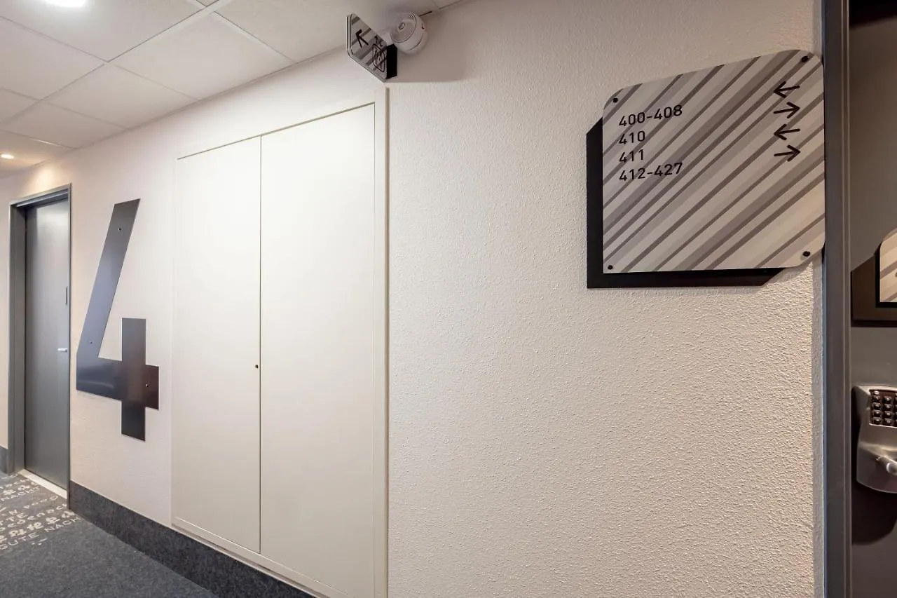 B&B Hotel Toulon Centre Gare 3*,