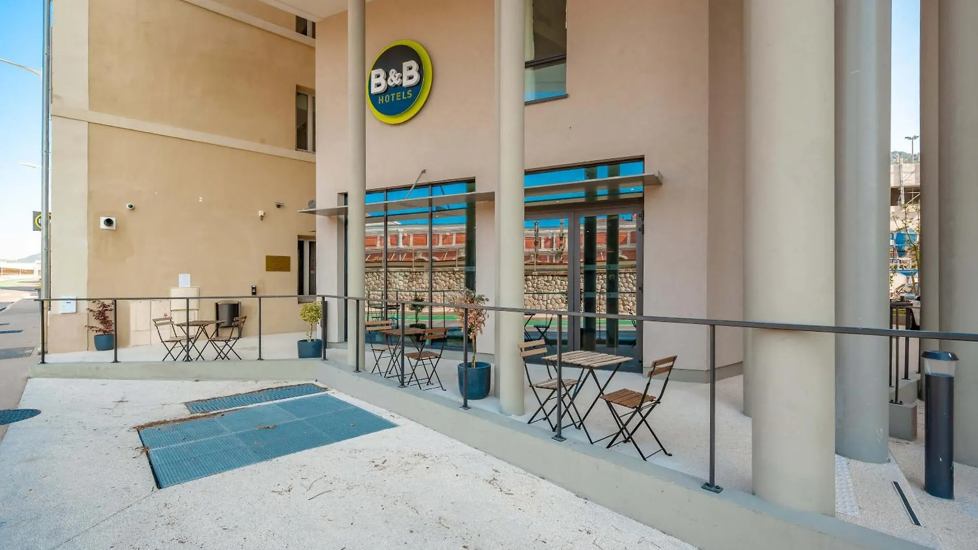 ***  B&B Hotel Toulon Centre Gare France