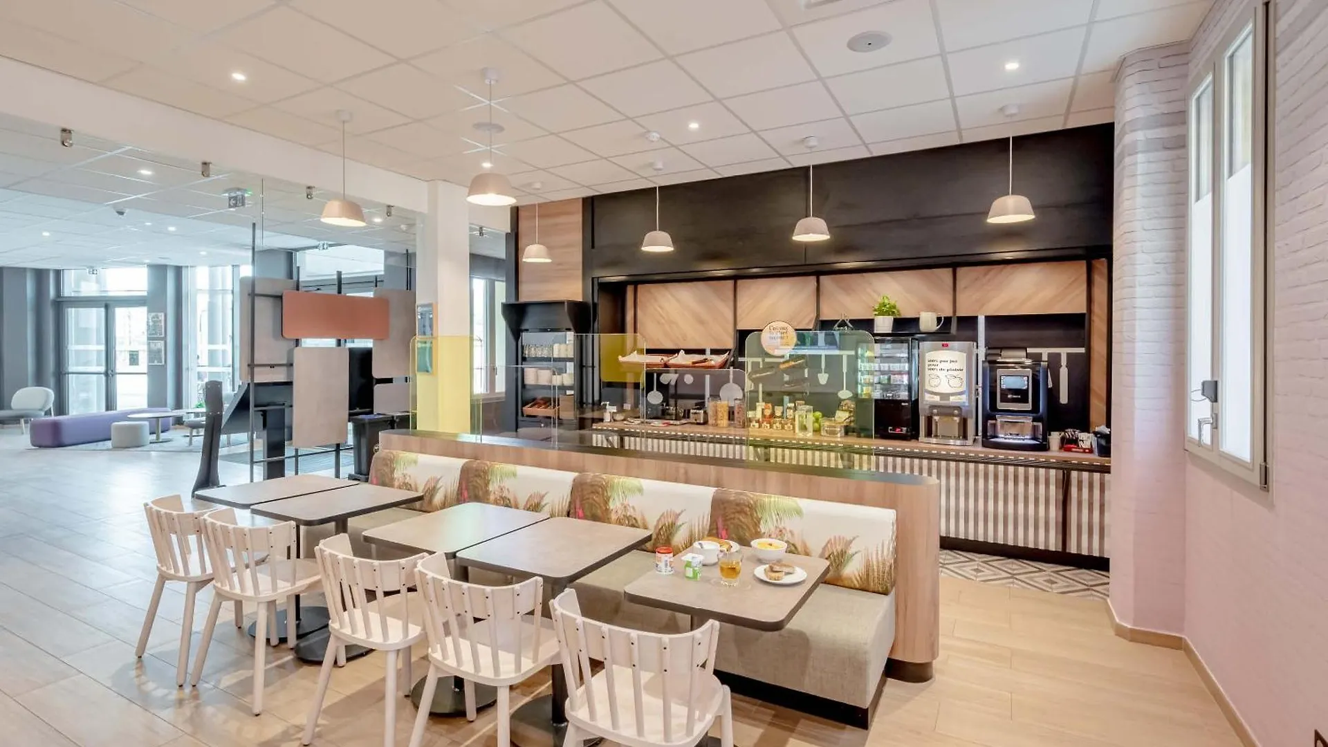 B&B Hotel Toulon Centre Gare 3*,